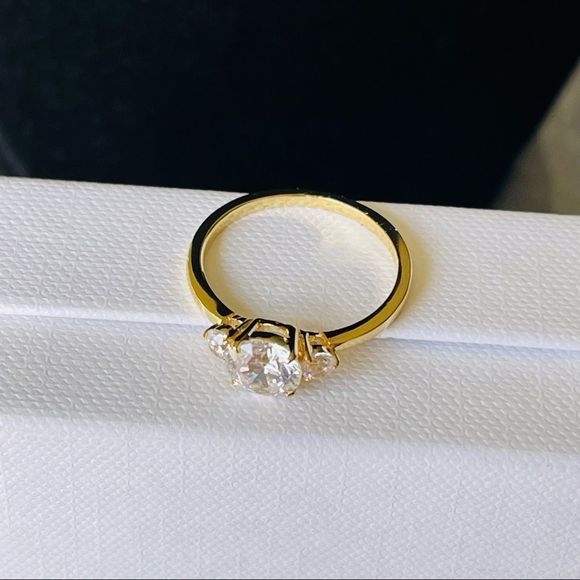 Yellow Gold Three Stone Promise RING 7 - Picture 6 of 6